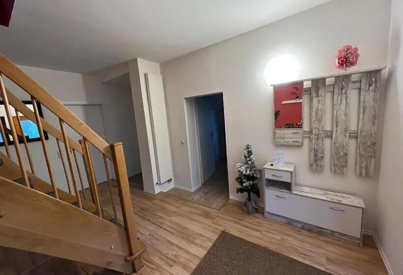 ドゥプレックスルーム, Nina Apartments