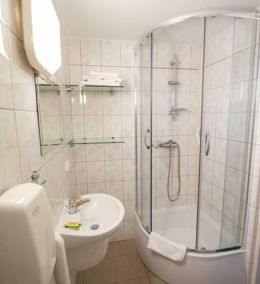 スタンダードルーム, Reg Benz