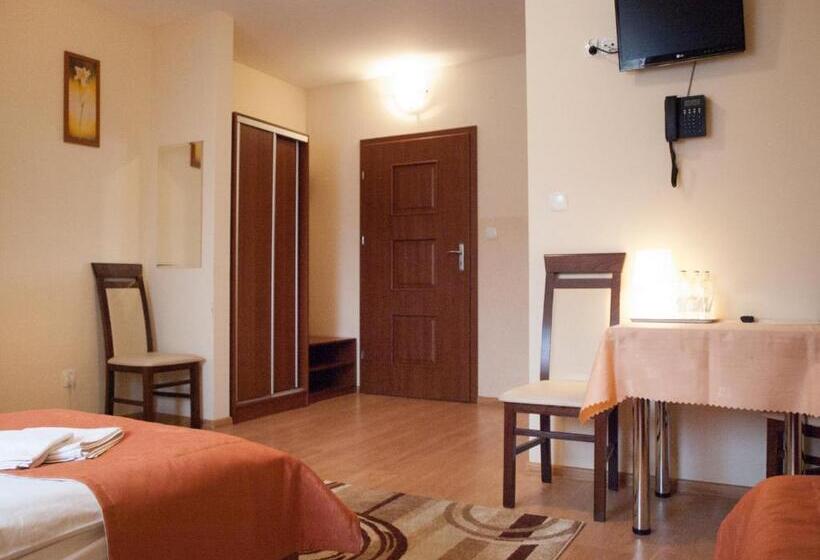 חדר סטנדרט לשלושה, Ostoja