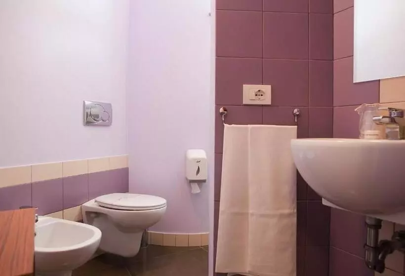 اتاق استاندارد یک نفره, Ragusa Inn