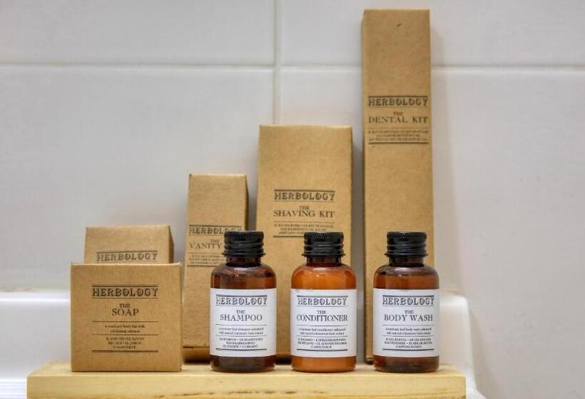 غرفة قياسية, Border Motel