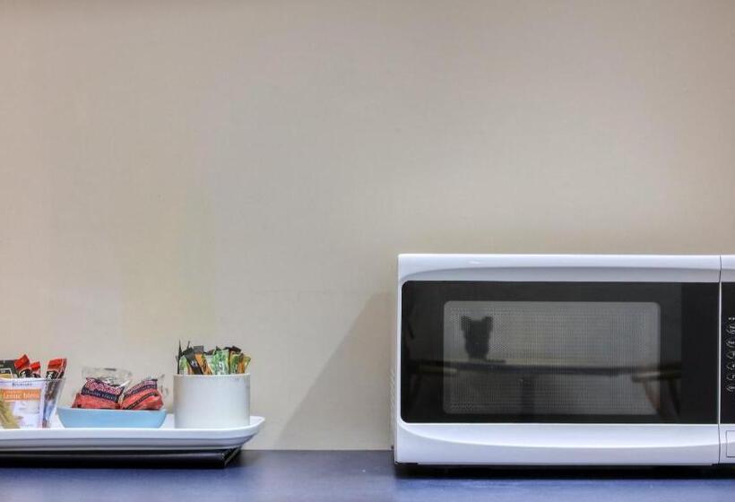 غرفة قياسية, Border Motel