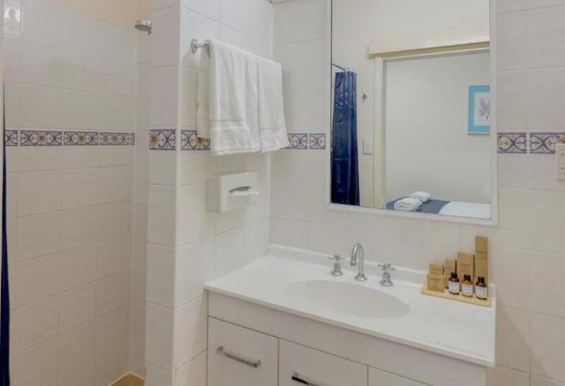 غرفة قياسية, Border Motel