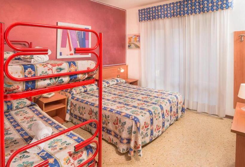 バルコニー付スタンダード４ベッドルーム, Antille E Azzorre