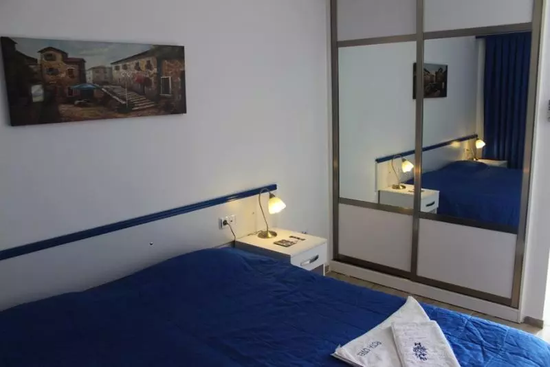Habitació Estàndard, Rota