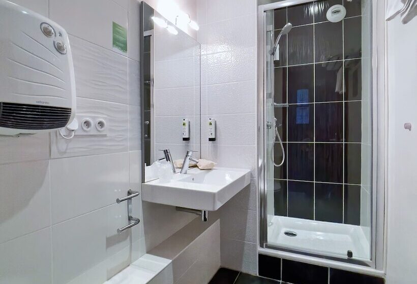 Трехместный Номер Комфорт, De La Gare