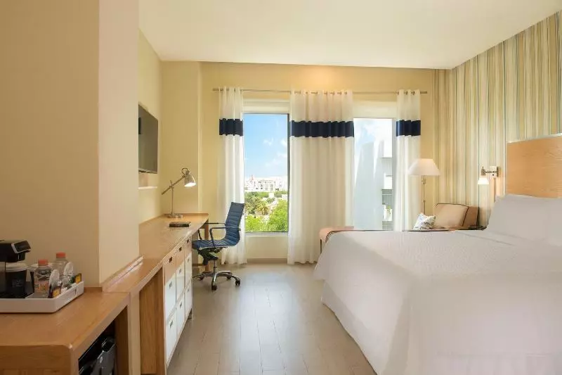 シティビューのデラックスルーム, Four Points By Sheraton Cancun Centro