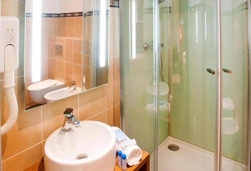 غرفة قياسية رباعية, Hôtel La Source