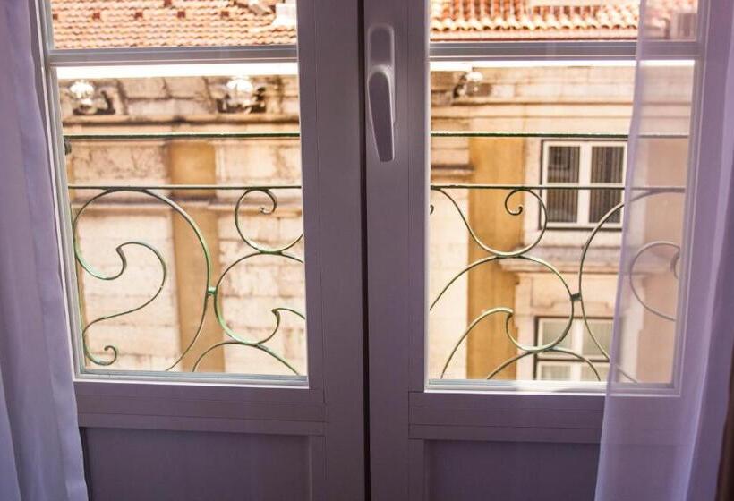 Номер Superior Вид на Город, Lisbon Arsenal Suites