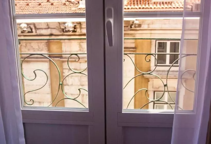اتاق سوپریور با چشم‌انداز شهر, Lisbon Arsenal Suites
