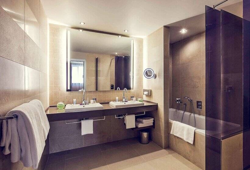 جناح برستيج, Mercure Tyumen Center