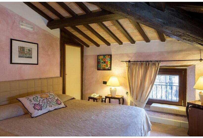 סוויטת ג'וניור, Porta Del Tempo