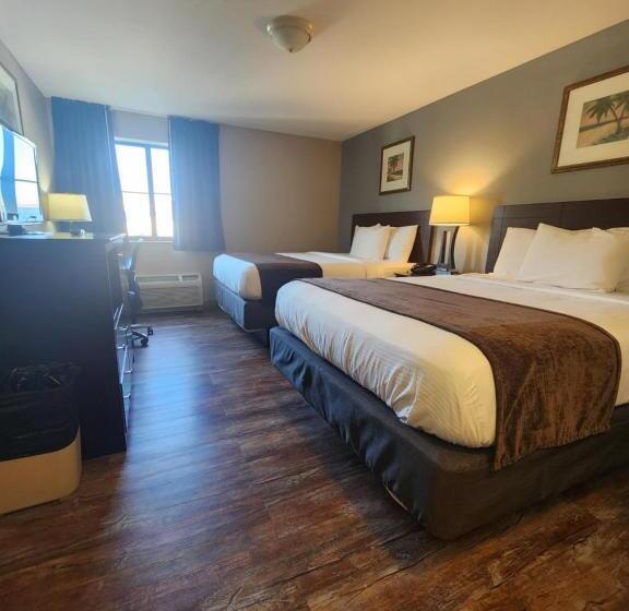 غرفة قياسية مطلّة علي حمام السباحة, Put In Bay Resort & Conference Center