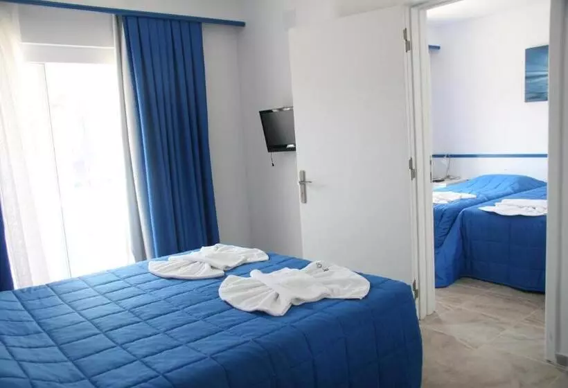 Habitació Triple Estàndard, Rota