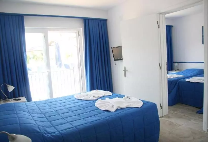 Family Room, Rota