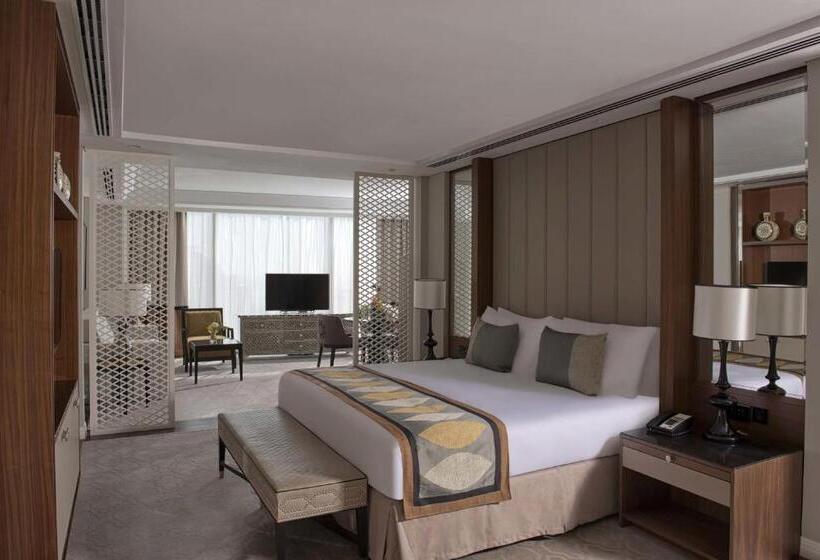 Полулюкс Повышенной Комфортности, Taj Dubai