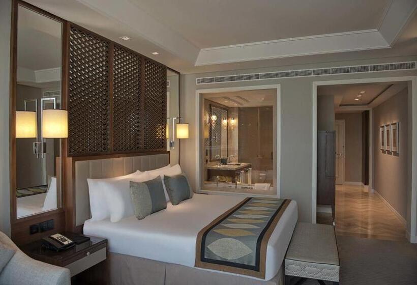 带大床的俱乐部房间, Taj Dubai