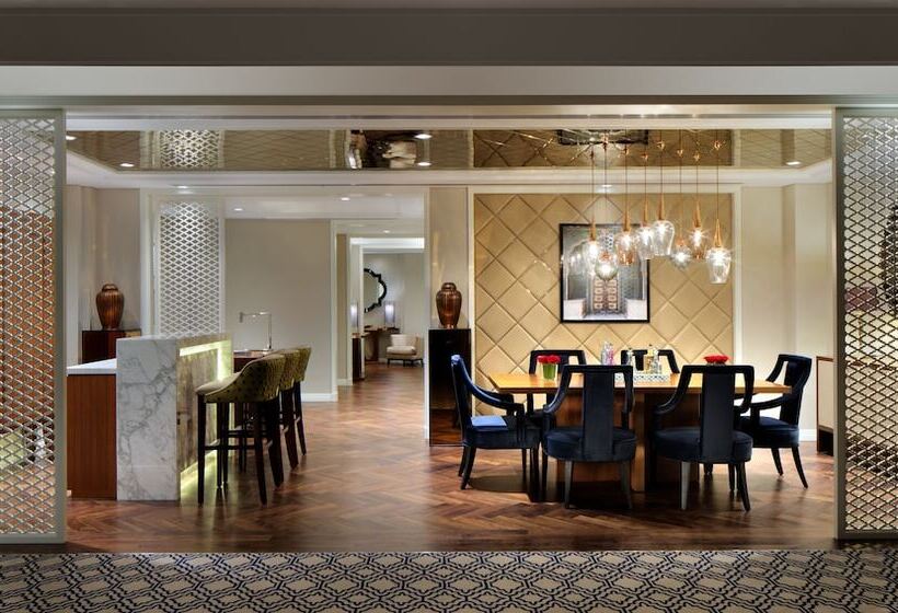 可观景的套房, Taj Dubai