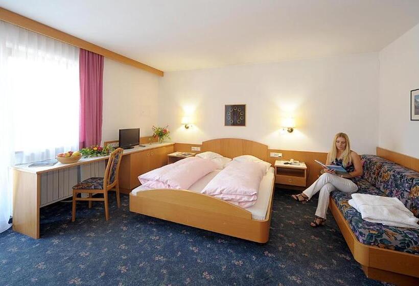 اتاق استاندارد با بالکن, Waldheim