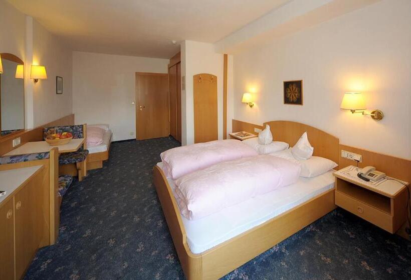 اتاق استاندارد با بالکن, Waldheim