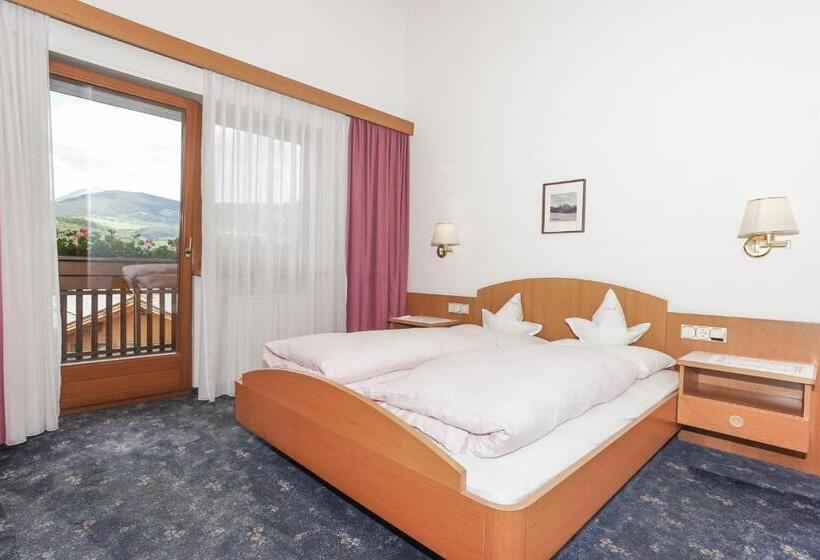 اتاق استاندارد با بالکن, Waldheim