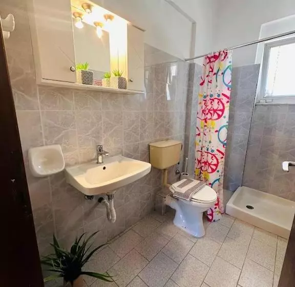 استودیوی استاندارد, Marina Studios