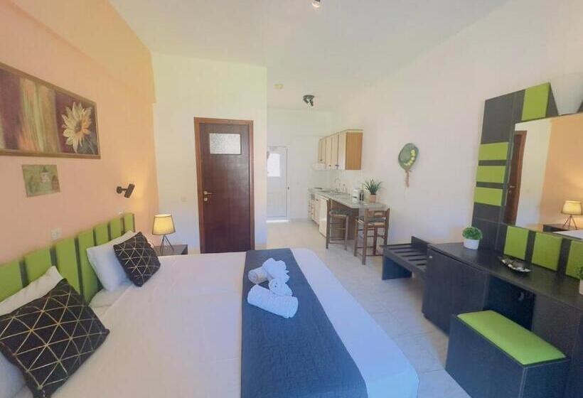 スタンダードスタジオ, Marina Studios