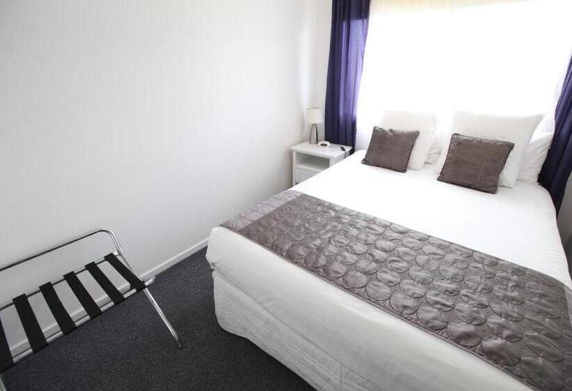 سوییت لوکس, Mornington Motel