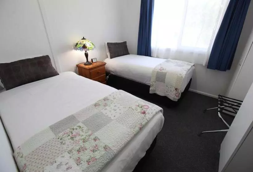 آپارتمان 3 خوابه, Mornington Motel