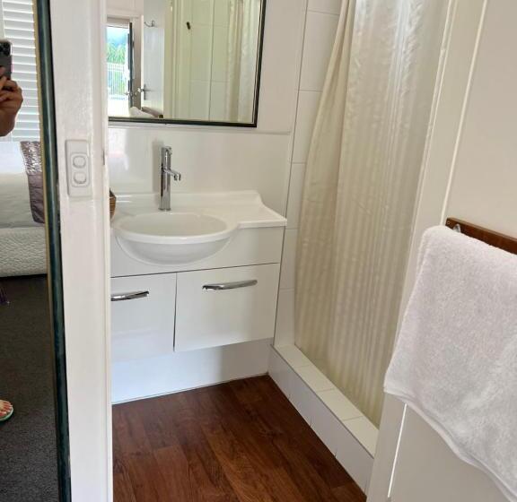 آپارتمان 2 خوابه, Mornington Motel