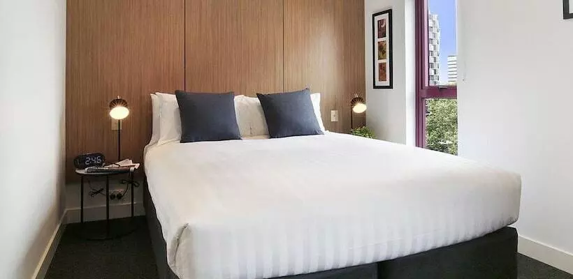 デラックススイート, Plum Carlton Serviced Apartments