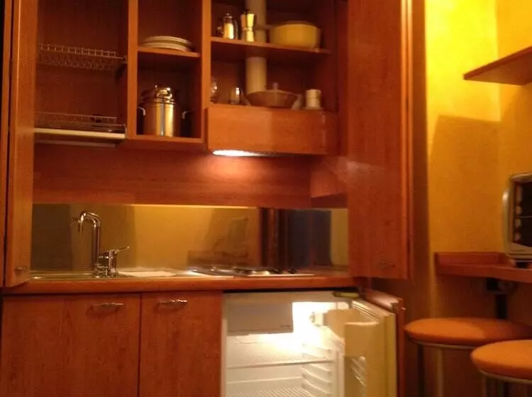 استودیوی استاندارد, Residence Corte Della Vittoria