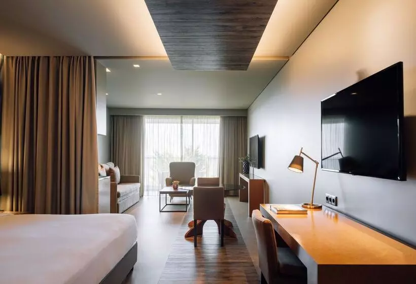 سوییت, Saccharum Resort