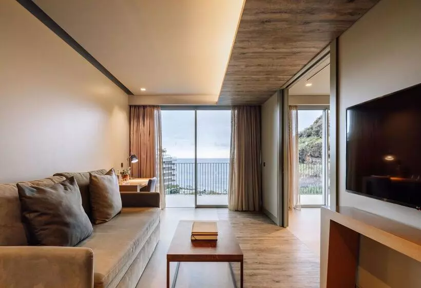 سوییت, Saccharum Resort