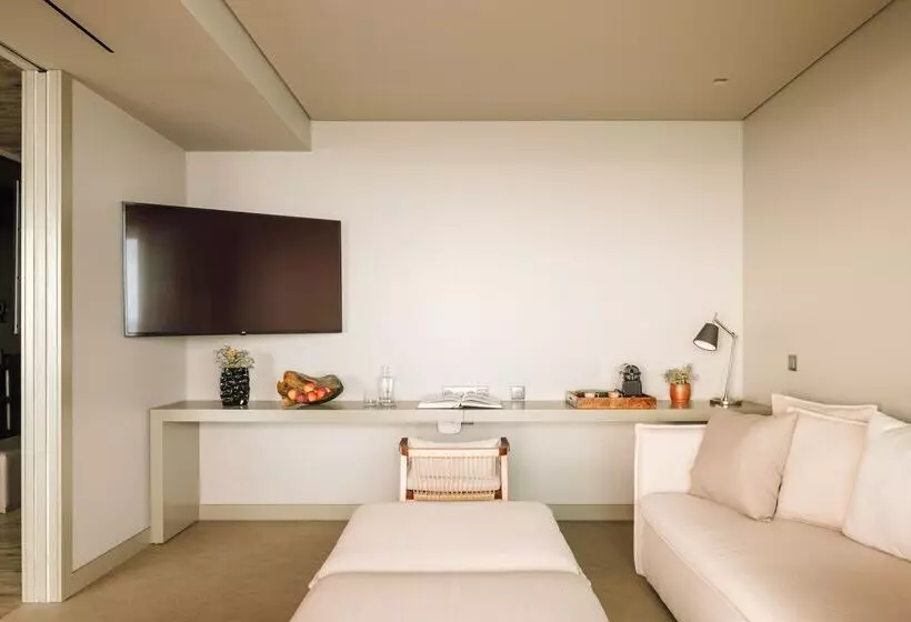 سوییت, Saccharum Resort