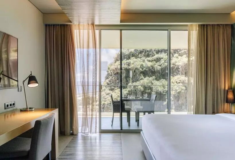 سوییت, Saccharum Resort