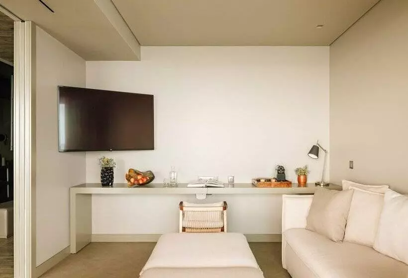 سوئیت پریمیوم با چشم‌انداز دریا, Saccharum Resort