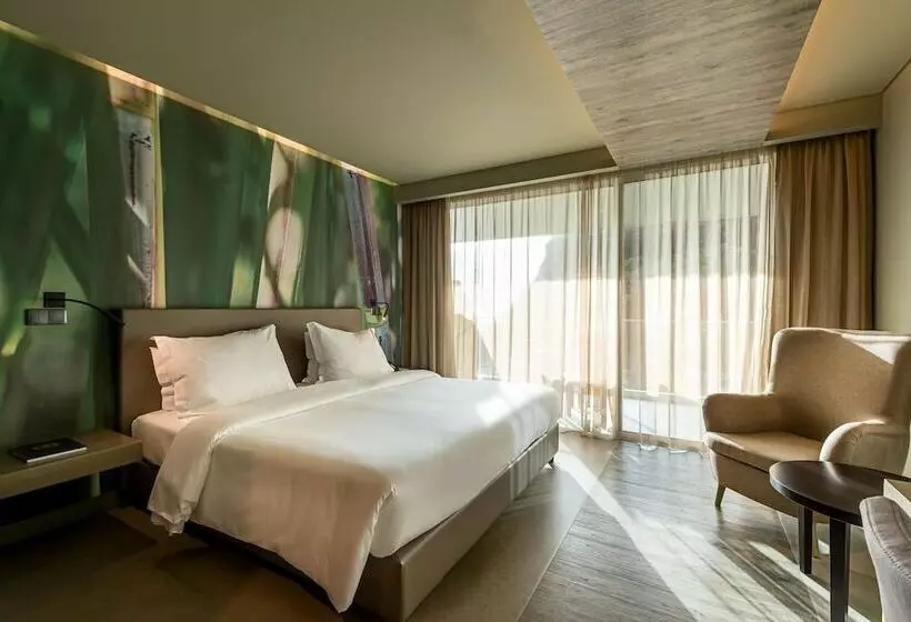 اتاق اساندارد با چشم‌انداز جانبی به دریا, Saccharum Resort