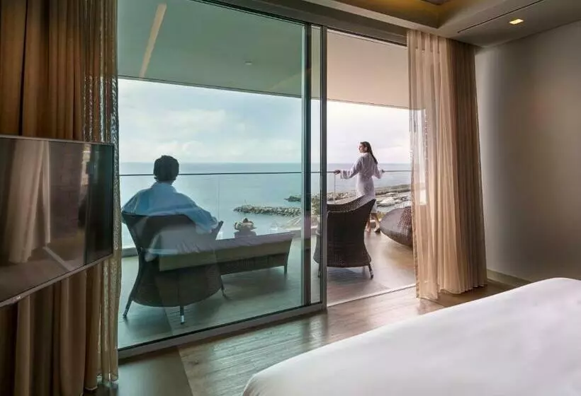 سوییت سوپریور با چشم‌انداز دریا, Saccharum Resort
