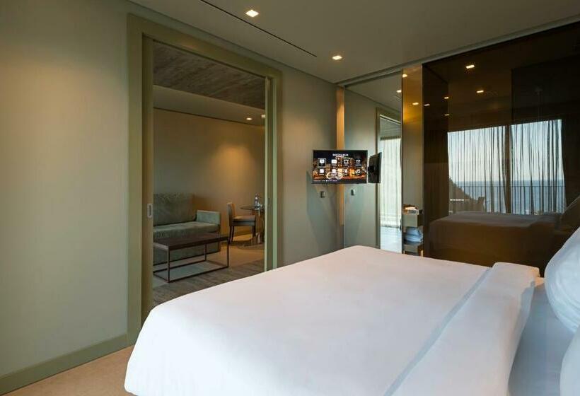 サイドシービュースイート, Saccharum Resort