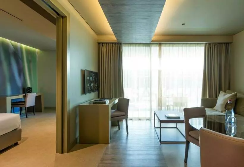 سوییت, Saccharum Resort