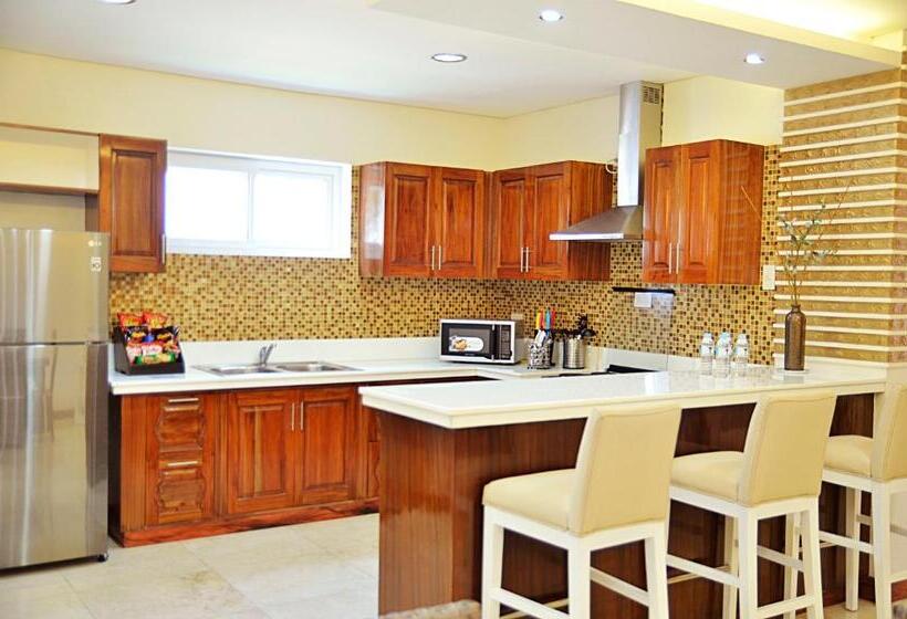 ویلای 3 خوابه, Thunderbird Resorts  Poro Point