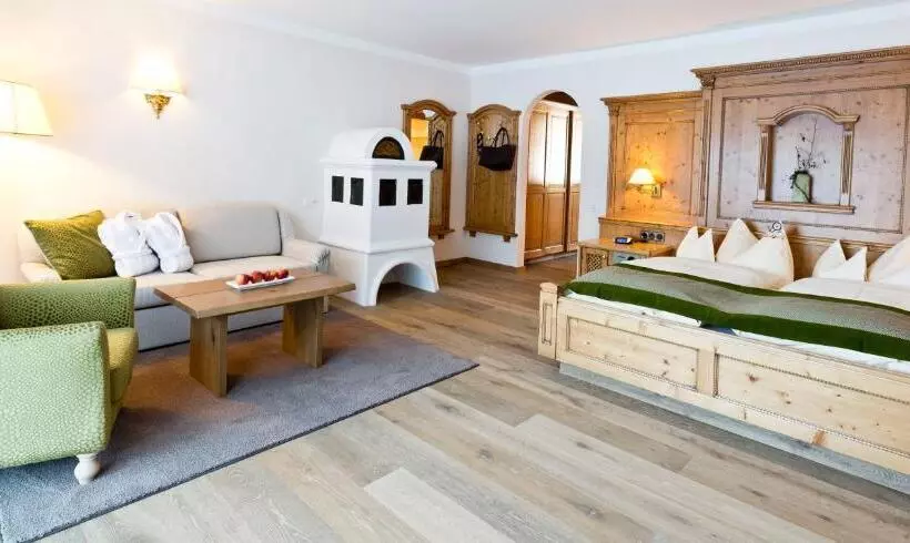 デラックスジュニアスイート, Traumhotel Alpina Superior Direkt Beim Skilift Isskogelbahn