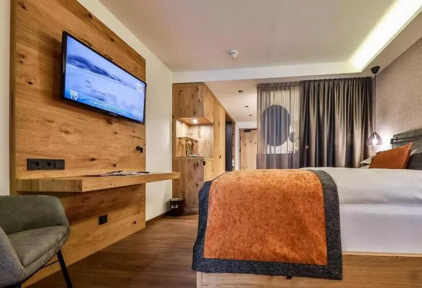 バルコニー付きデラックスルーム, Traumhotel Alpina Superior Direkt Beim Skilift Isskogelbahn