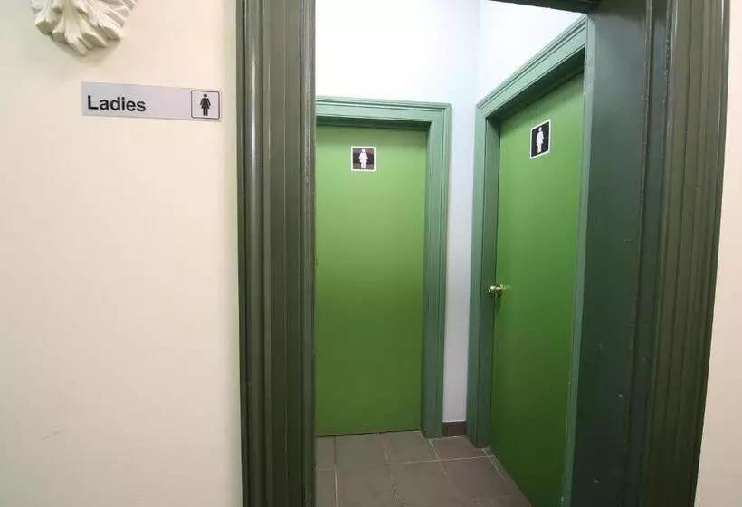 Standard Kolmen Hengen Huone Jaettu kylpyhuone, Sydney Central Inn
