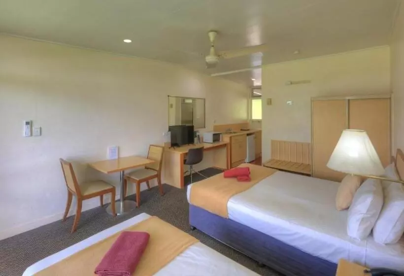 スタンダードスタジオ, Atherton Motel