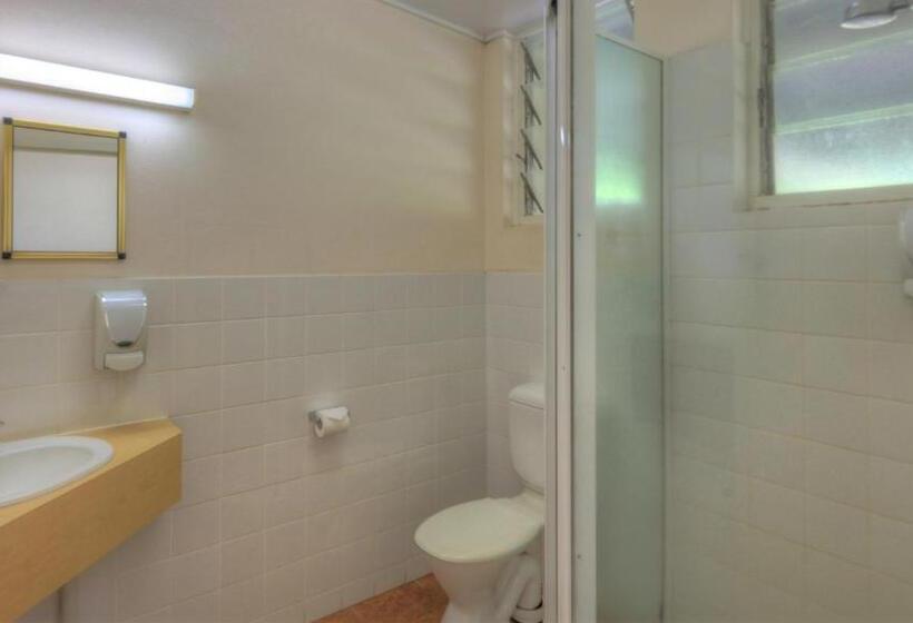 جناح عائلي, Atherton Motel