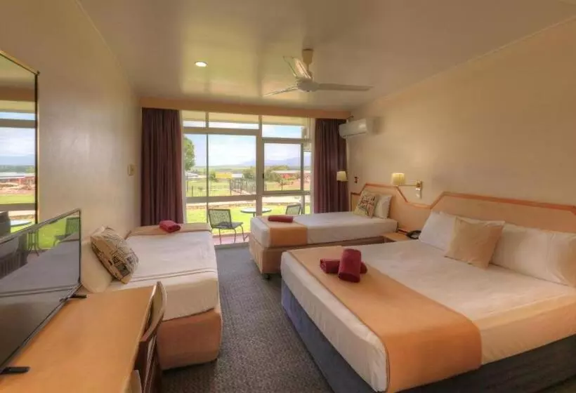 スイート（家族用）, Atherton Motel