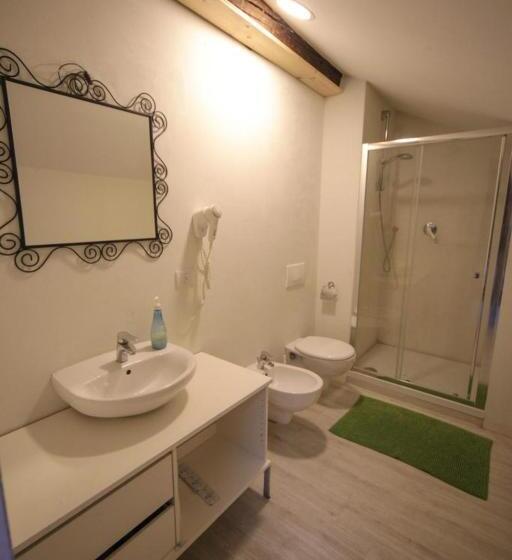 דירת שלושה חדרים, Antica Corte Milanese