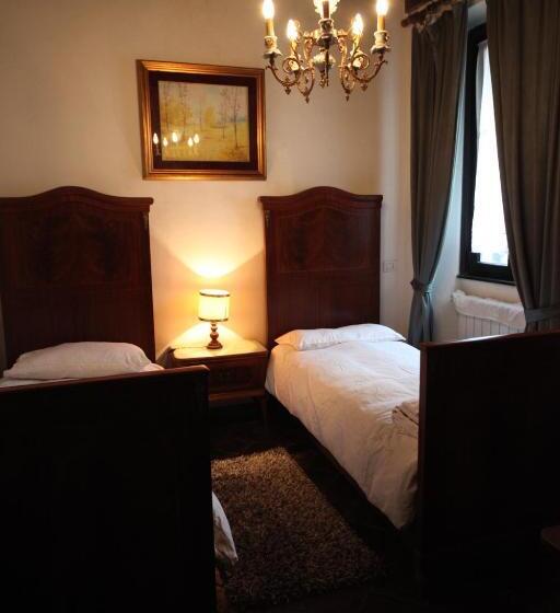 דירת שלושה חדרים, Antica Corte Milanese